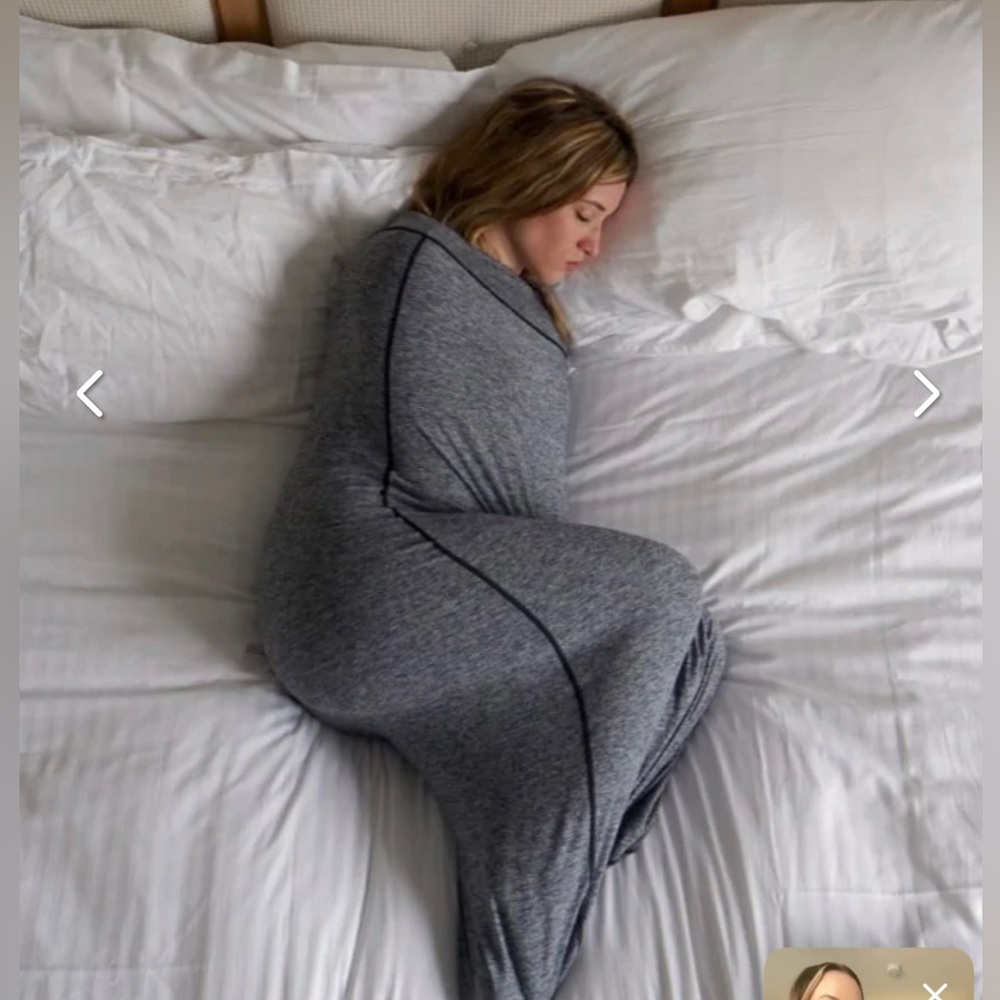 ✨SOLD ✨ Hug Sleep Pod “Move” size Small